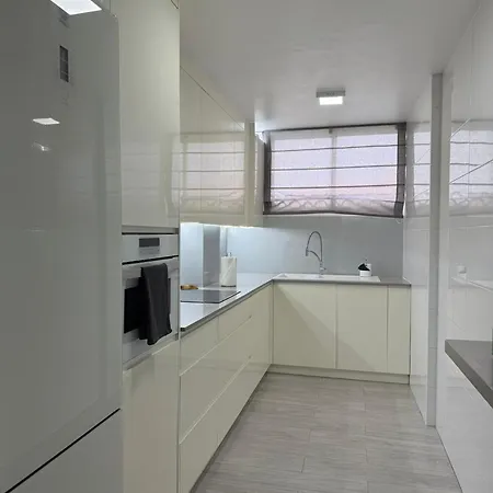 Iki Pearl Cristianos *