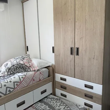 Iki Pearl Cristianos